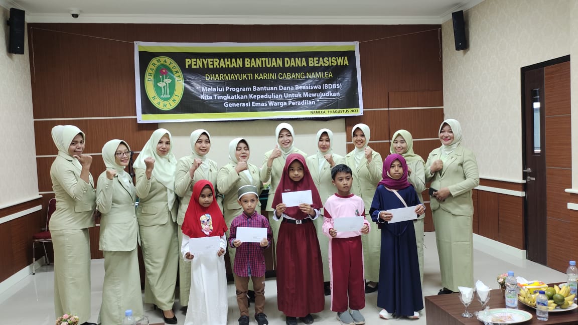 HUT MARI 77 5