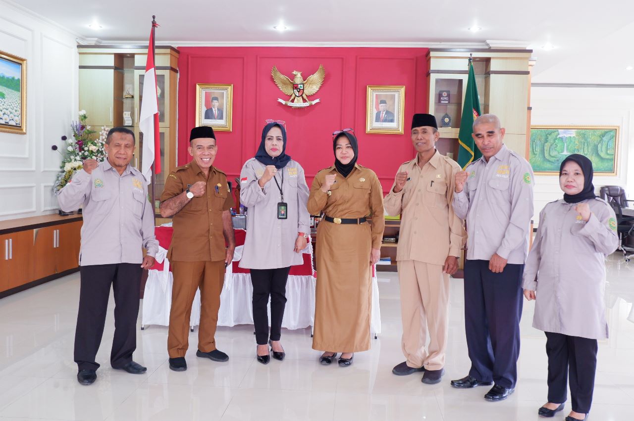 Ketua Bupati Namrole 2023 2