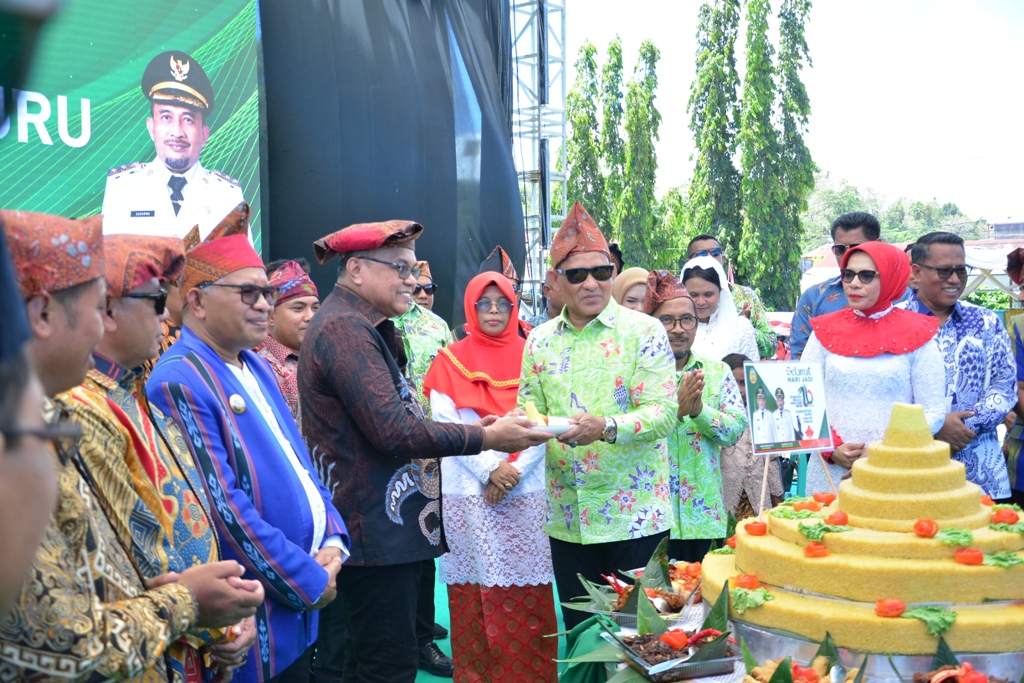 Puncak HUT Buru 13