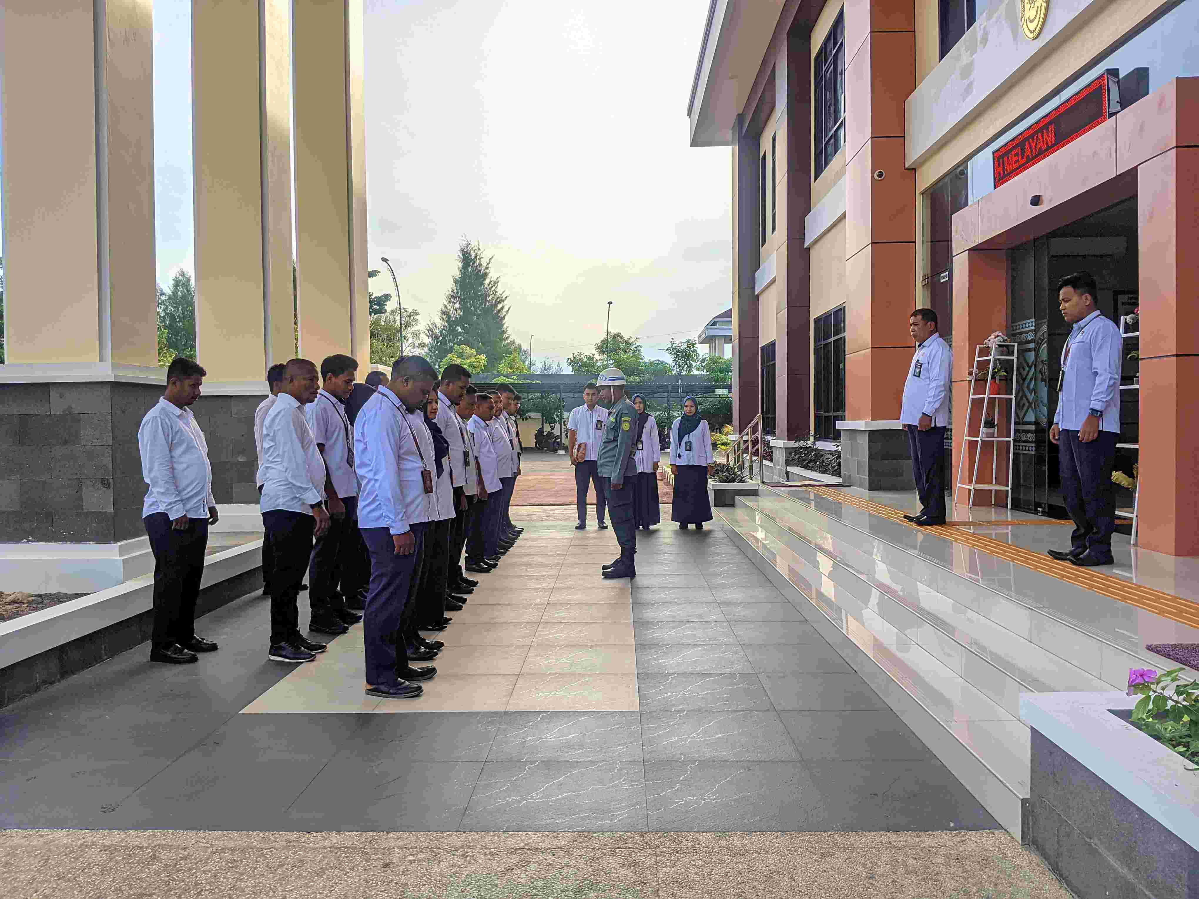 apel pagi dan breafing 3