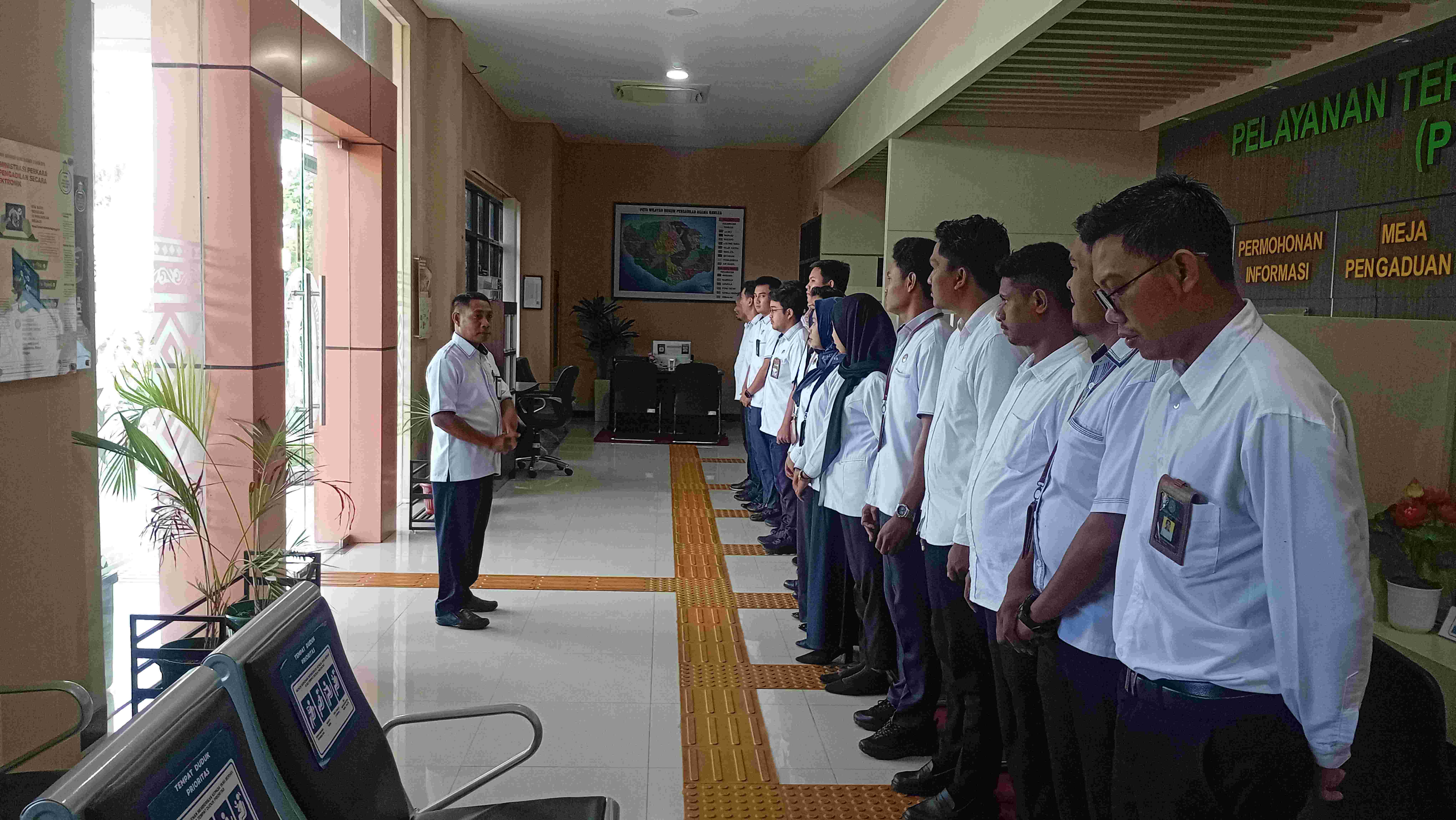apel pagi dan breafing 5